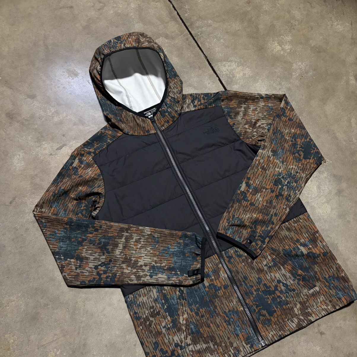 The North Face The North Face Lightweight Puffer Jacket Camo Outdoor Hiking Size US S / EU 44-46 / 1 - 3 Thumbnail