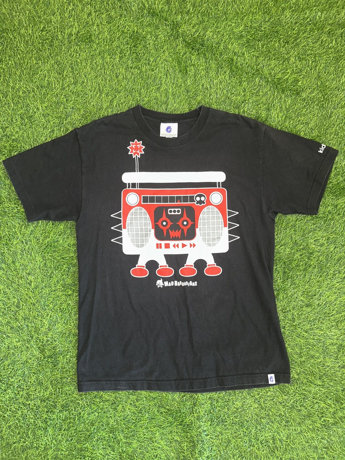 Kid Robot Kid robot mad barbarians tee shirt size Large Size US L / EU 52-54 / 3 - 1 Thumbnail