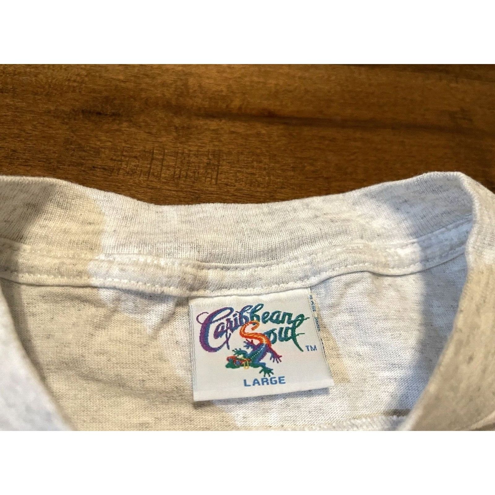 Vintage VINTAGE Caribbean Soul T-Shirt Margaritaville Parrot Jimmy Buffet USA Adult L Gray Mens Size US L / EU 52-54 / 3 - 5 Thumbnail