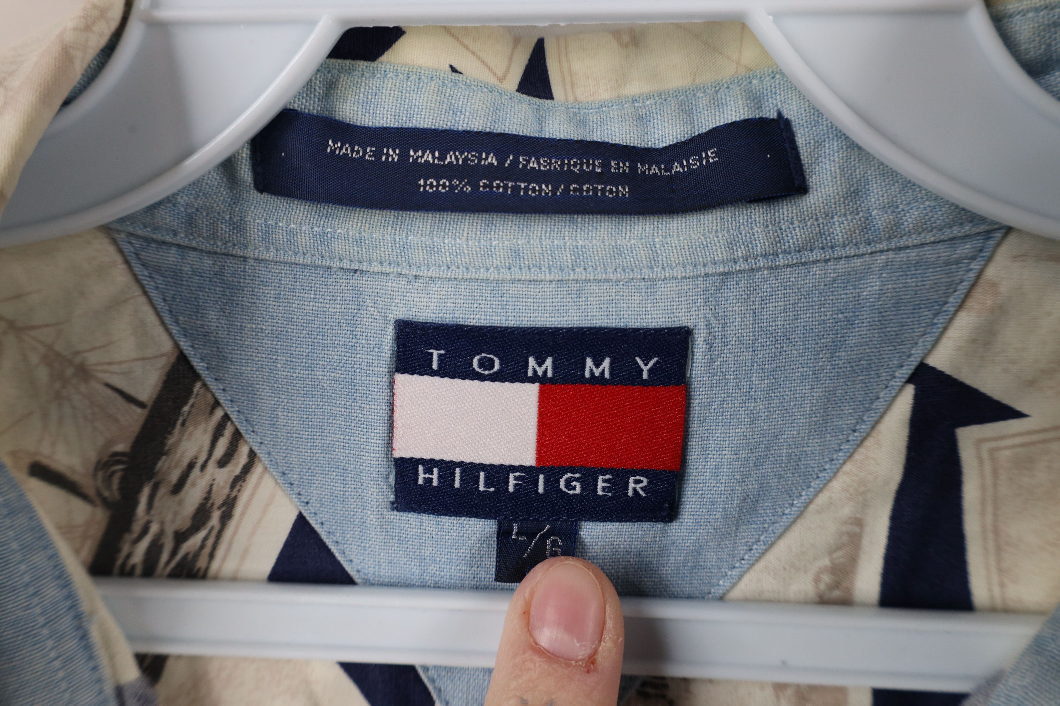 Tommy Hilfiger × Vintage Vintage 90s Tommy Hilfiger All Over Print Button Down Shirt Size US L / EU 52-54 / 3 - 9 Thumbnail