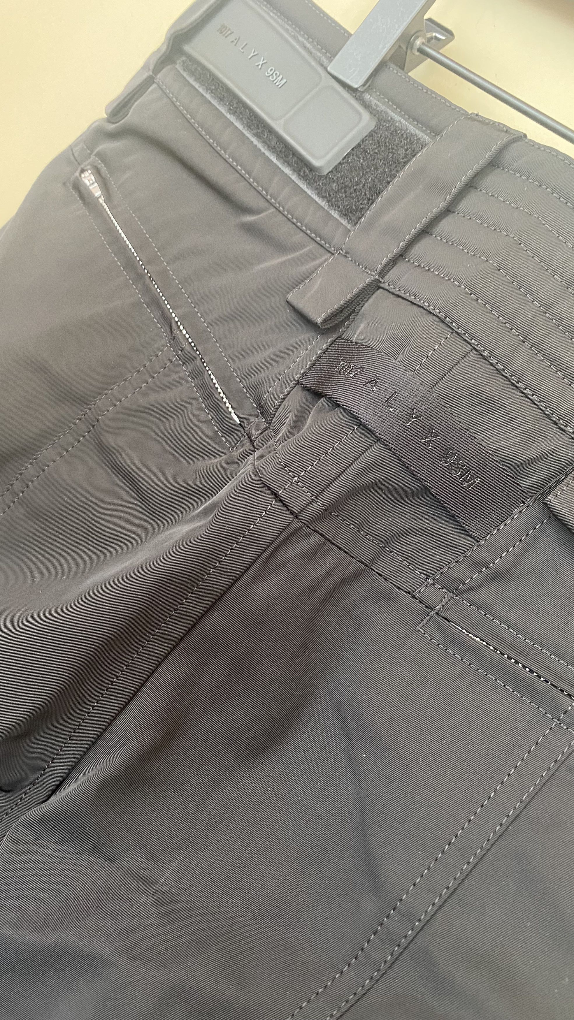 1017 ALYX 9SM 1017 ALYX 9SM Cargo Shorts Black Size US 32 / EU 48 - 5 Thumbnail
