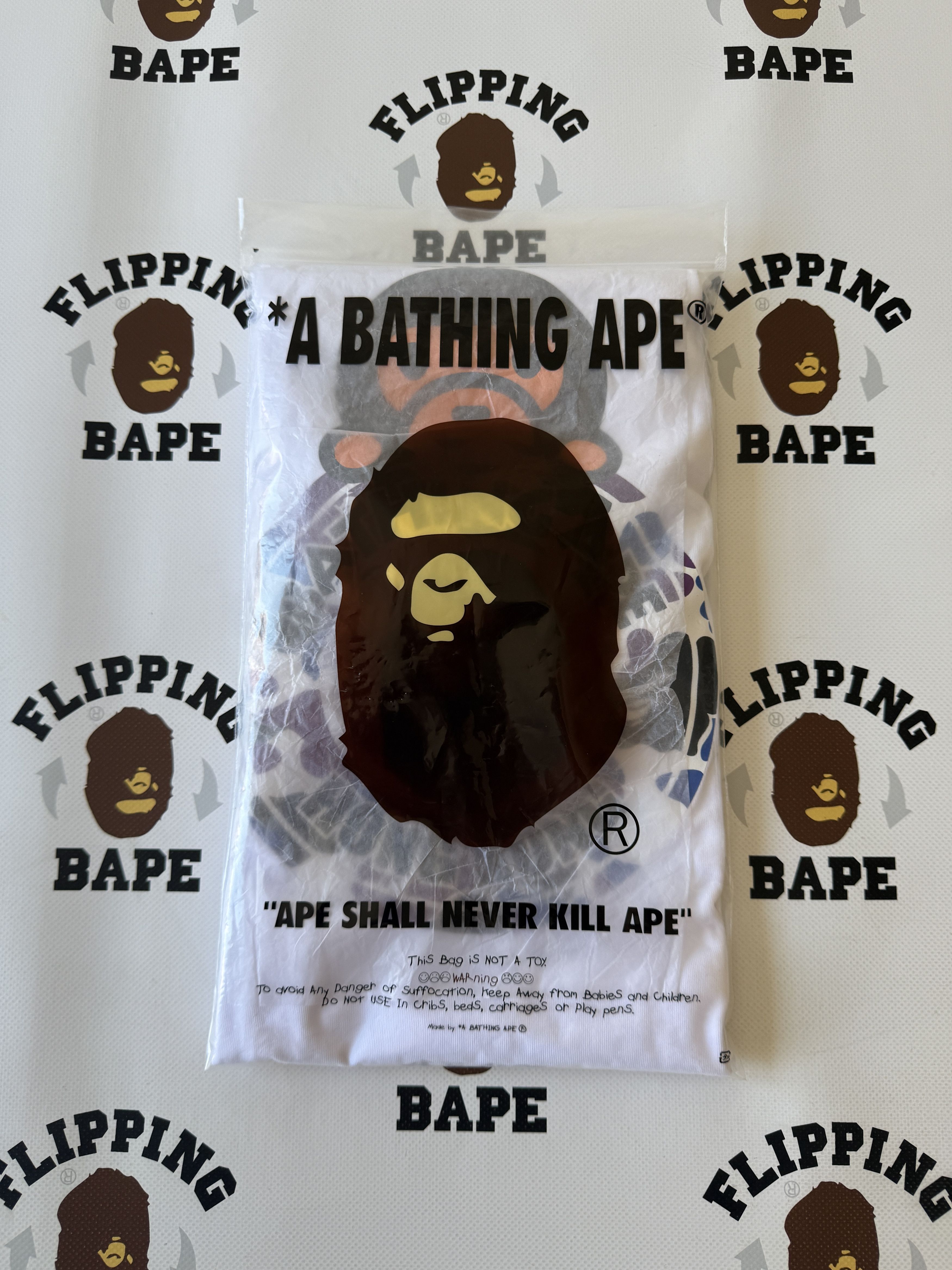 Bape BAPE STORE HK 20th ANNIV. WIDE FIT BABY MILO BUSY WORKS TEE Size US L / EU 52-54 / 3 - 9 Thumbnail