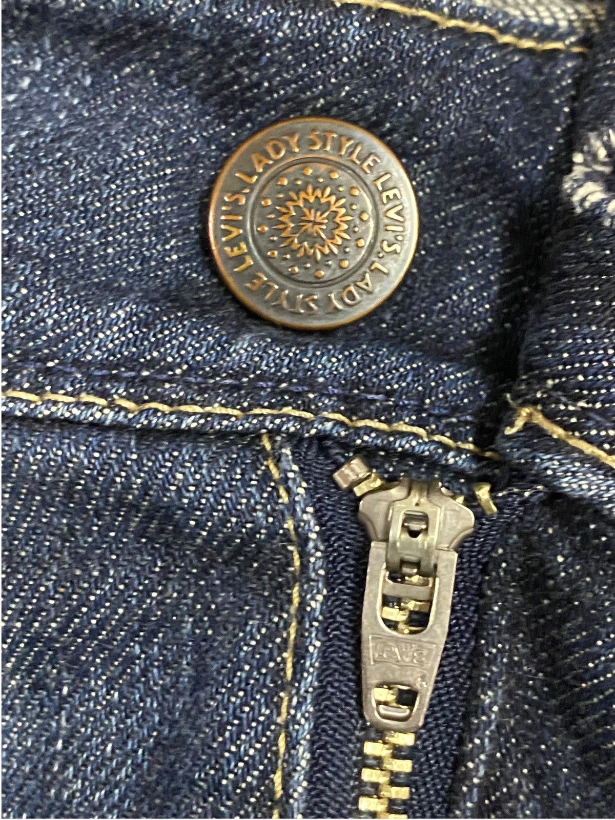 Levi's Levis Lady Style Flare Blue Wash Soft Jeans Size 32" / US 10 / IT 46 - 7 Thumbnail