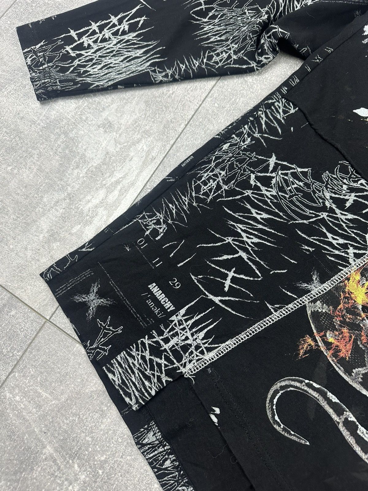 Jaded London Jaded London Overprint Logo Anarchy Long-Sleeve Size US XL / EU 56 / 4 - 5 Thumbnail