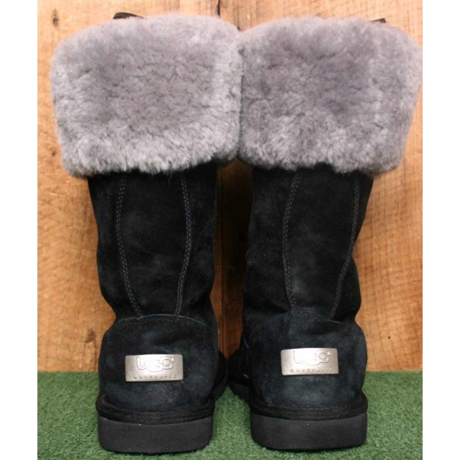 Ugg UGG Montclair Black Suede Sheepskin Shearling Cuff Lined Winter Boots Sz. 9 Women Subtle Signs Of Wear Leather Uppers Boots Mens Womens Girls? Size US 8 / IT 38 - 4 Thumbnail