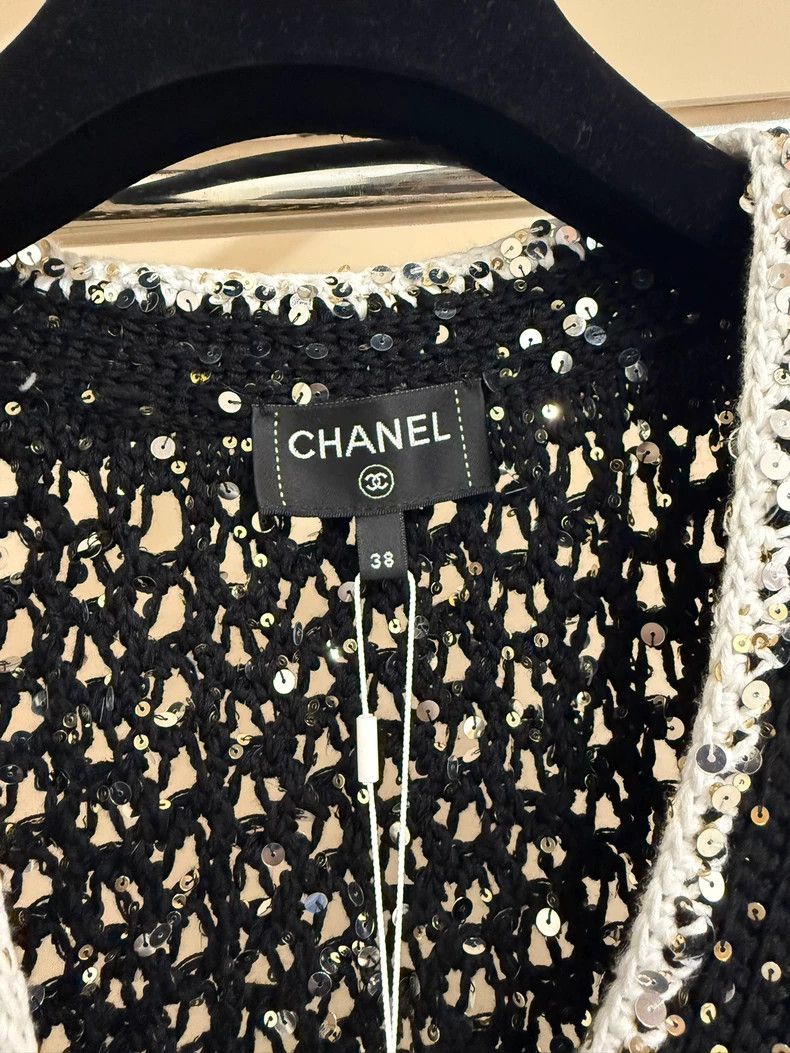Chanel Chanel Black sequined cardigan jacket Size XS / US 0-2 / IT 36-38 - 2 Thumbnail