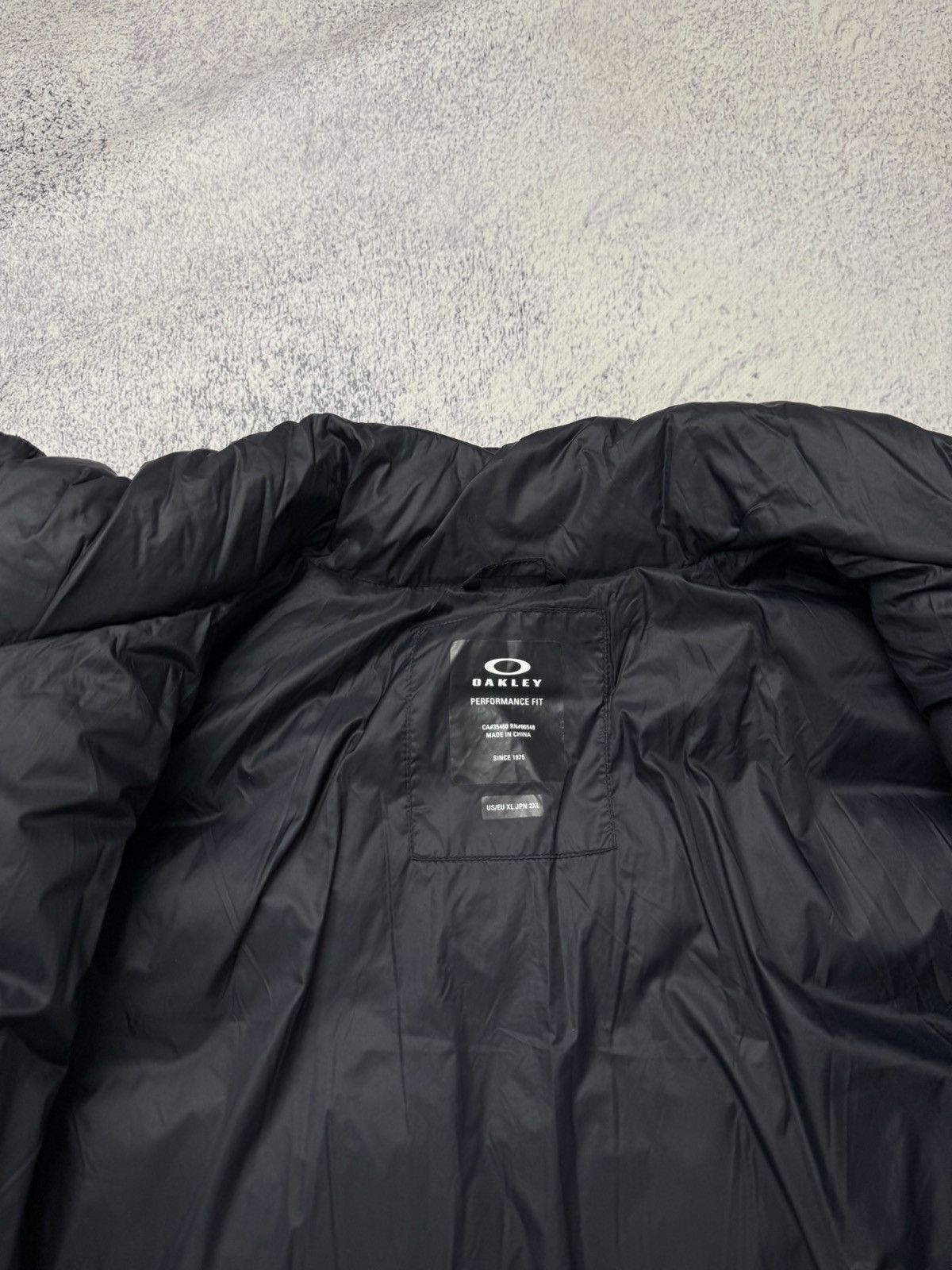 Oakley Vintage Oakley Black Puffer Jacket Y2K USA Size XL / US 12-14 / IT 48-50 - 20 Thumbnail