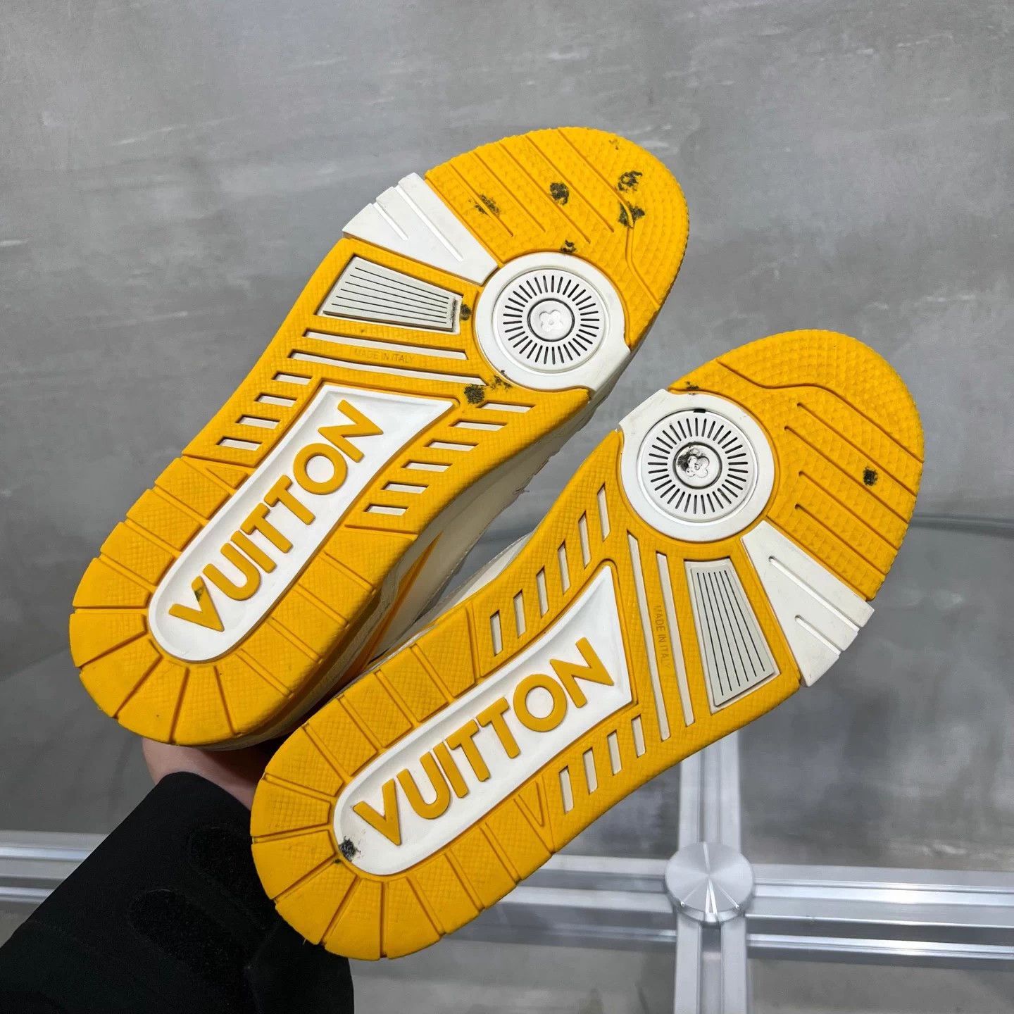 Louis Vuitton LV Trainer white yellow UK2/36 Size US 5 / IT 35 - 7 Thumbnail