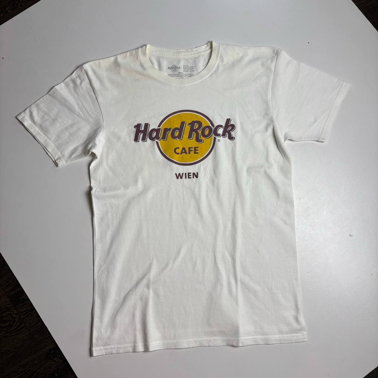 Hard Rock Cafe Hard Rock Cafe Wien T-shirt Size:M Size US M / EU 48-50 / 2 - 1 Thumbnail
