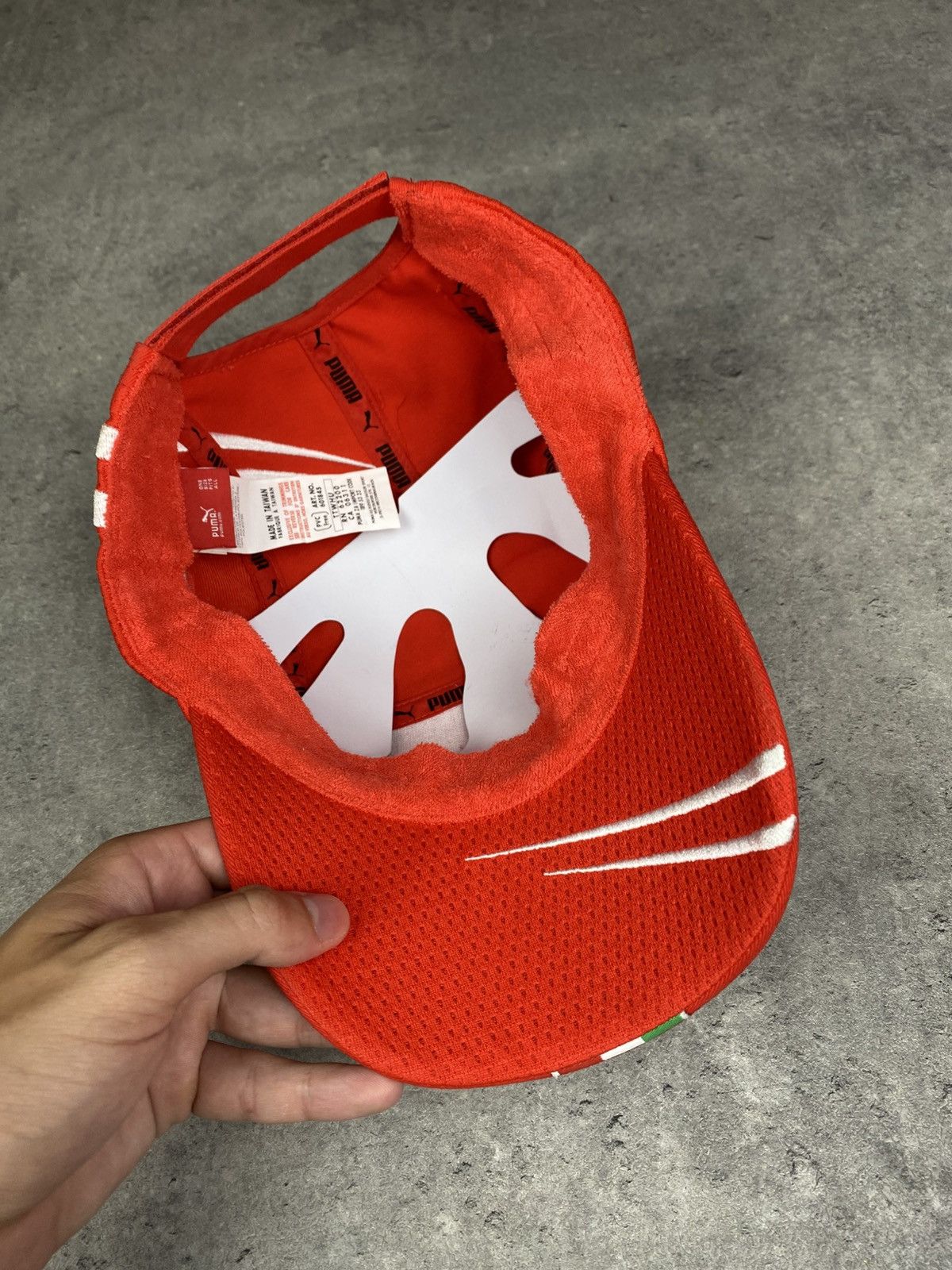 Ferrari × Puma Puma x Ferrari formula 1 red cap mubadala streetwear rare y2 Size ONE SIZE - 5 Thumbnail