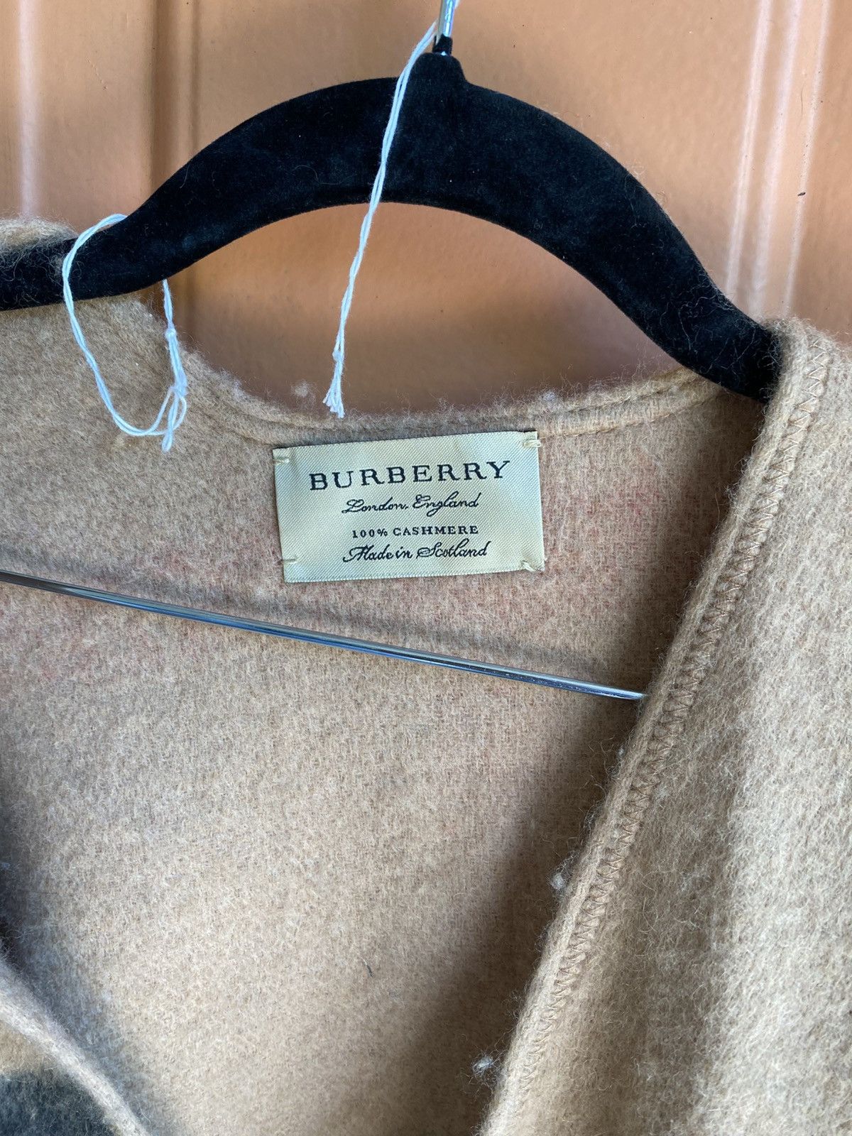 Burberry Burberry Shawl 100% Cashmere Size L / US 10 / IT 46 - 2 Thumbnail