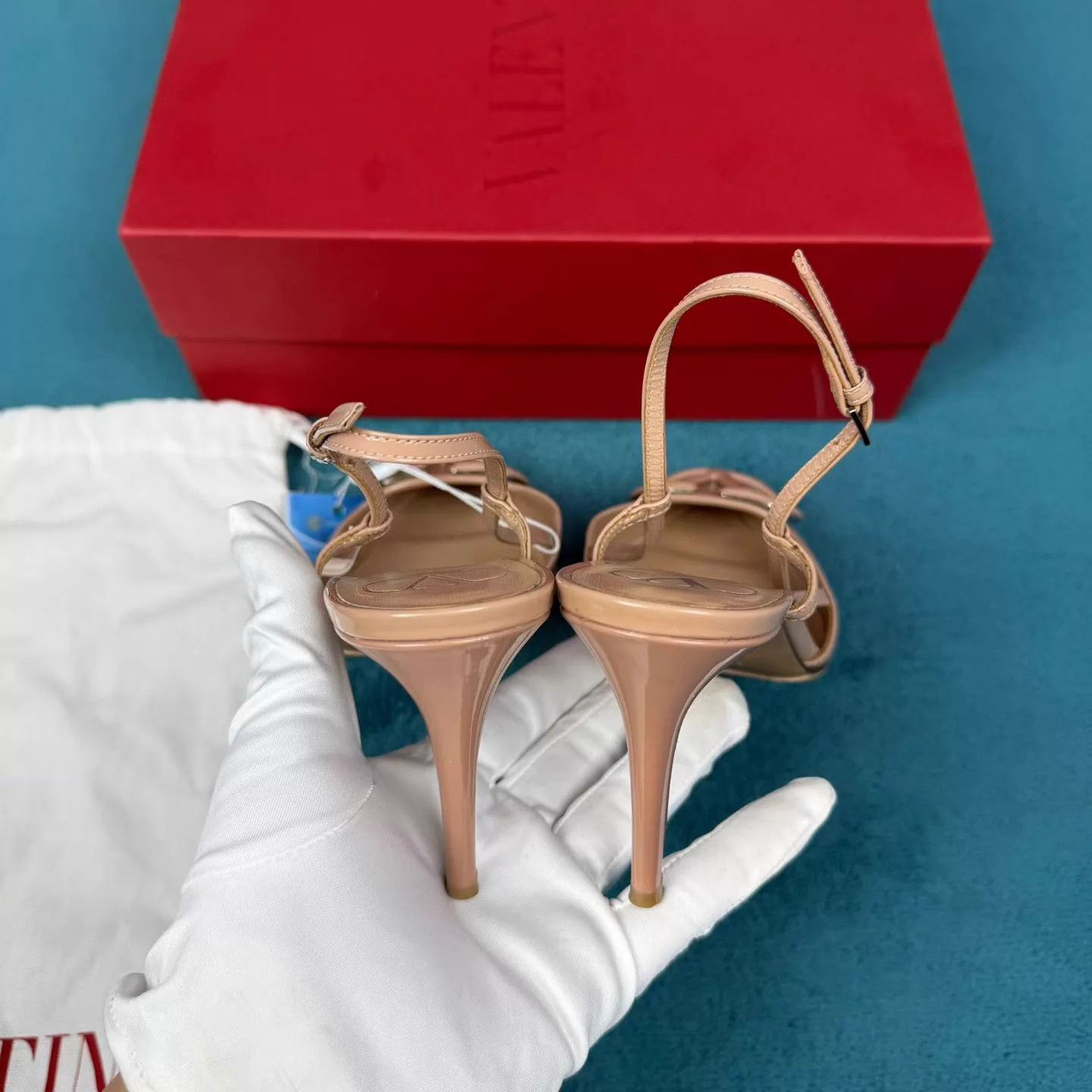 Valentino Valentino Patent Back-Lace Stiletto Cinnamon Pink Size US 8 / IT 38 - 4 Thumbnail
