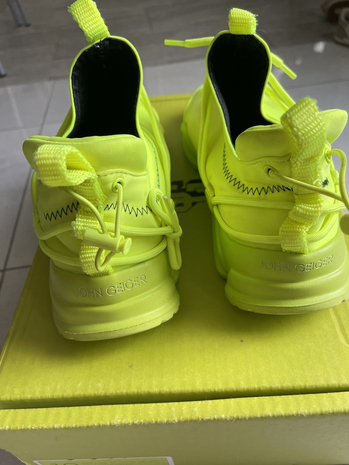 John Geiger John Geiger 002 Low “Neon Green” Limited edition! Size US 10 / EU 43 - 8 Thumbnail