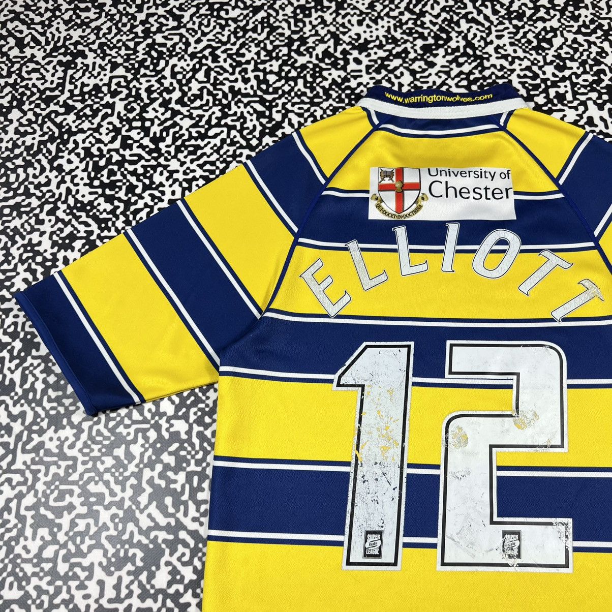 Canterbury of New Zealand Vintage Y2K Warrington Wolves Elliott Rugby Jersey Retro Size US M / EU 48-50 / 2 - 5 Thumbnail