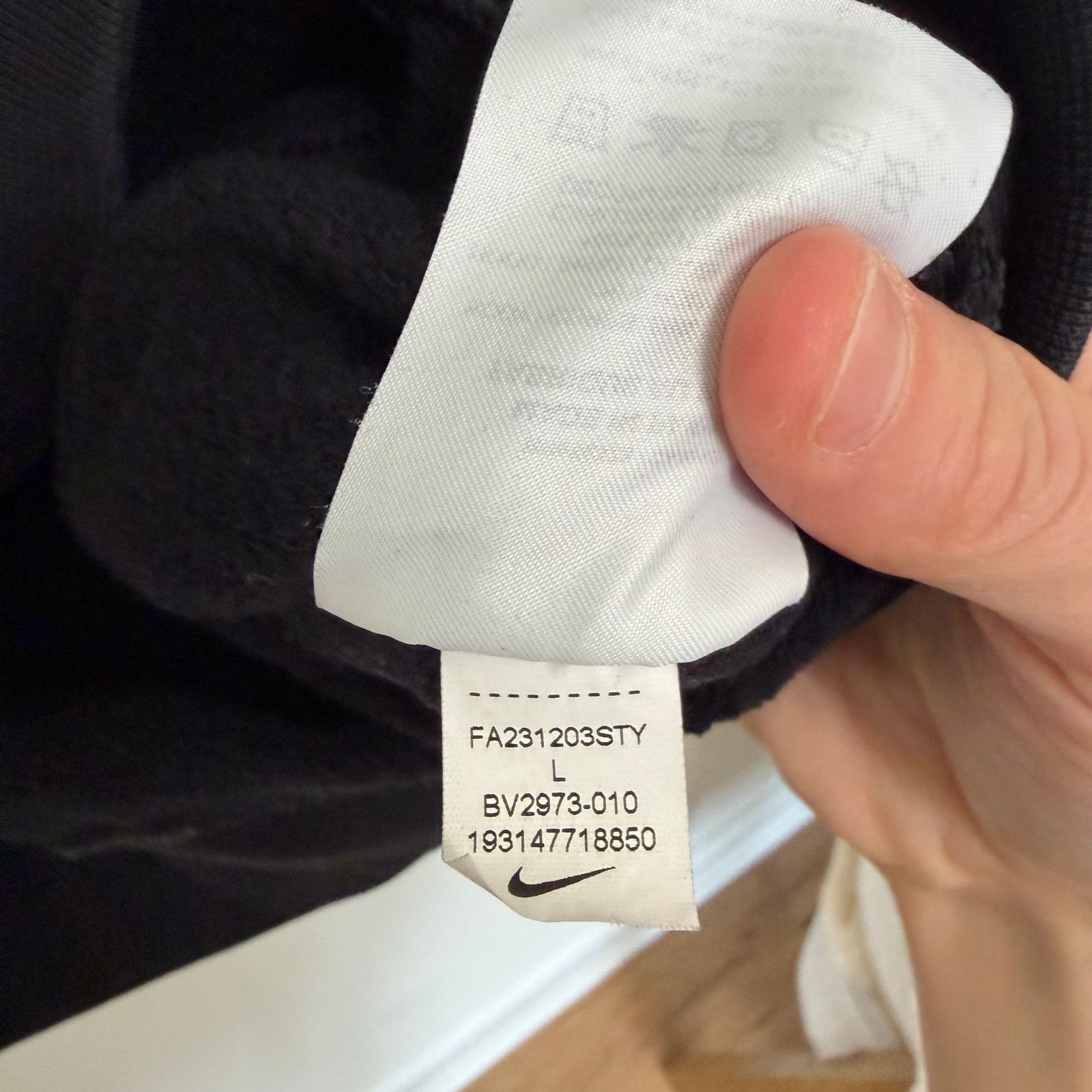 Nike Nike Black White Spell Out Hoodie Sz L Size US L / EU 52-54 / 3 - 3 Thumbnail