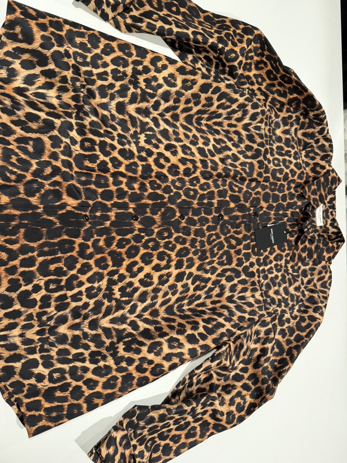 Saint Laurent Paris Saint Laurent leopard silk shirt. U $2500 Size US XL / EU 56 / 4 - 11 Thumbnail