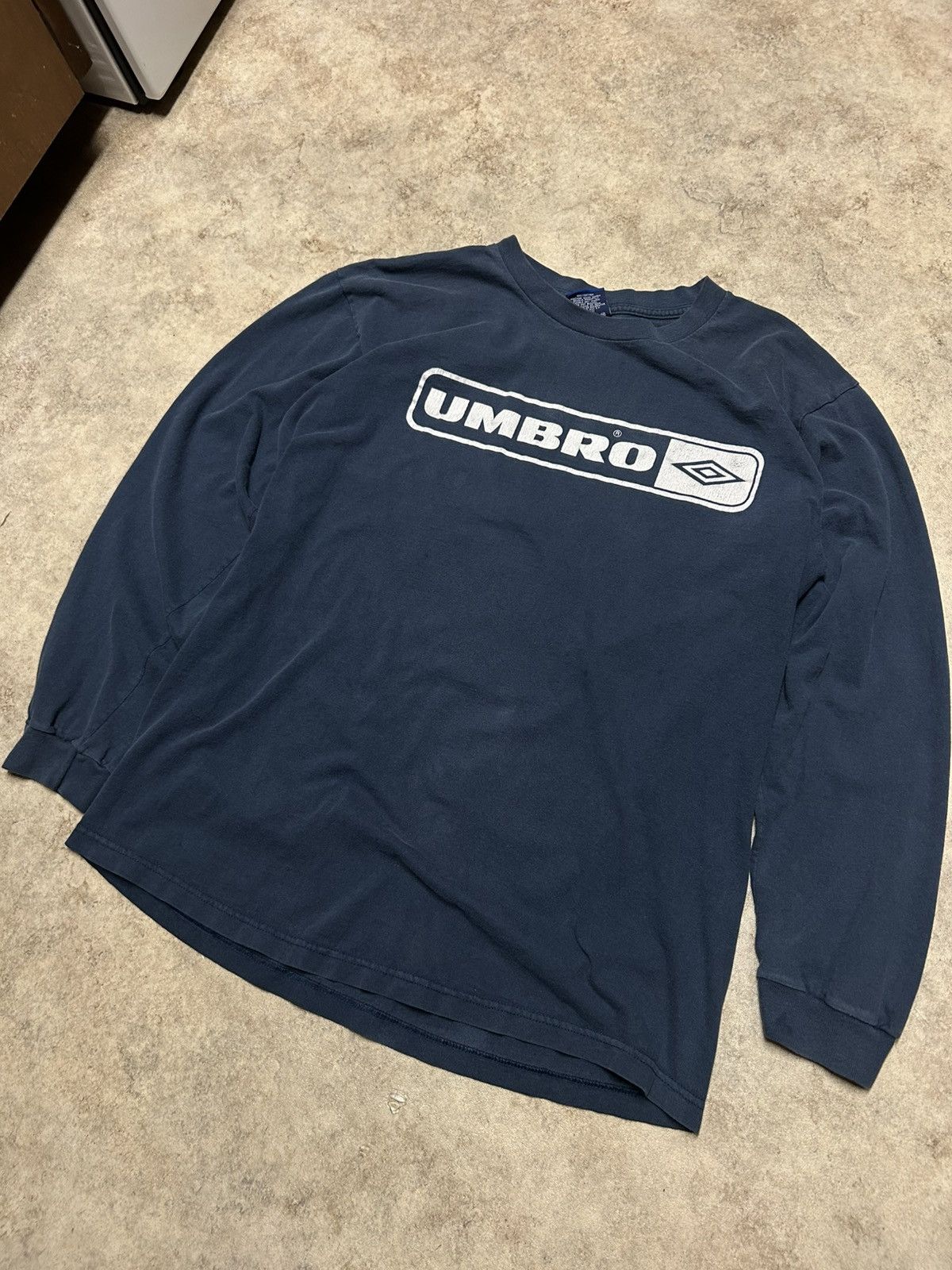 Umbro Vintage Umbro USA Made Long Sleeve Navy L Size US L / EU 52-54 / 3 - 2 Thumbnail