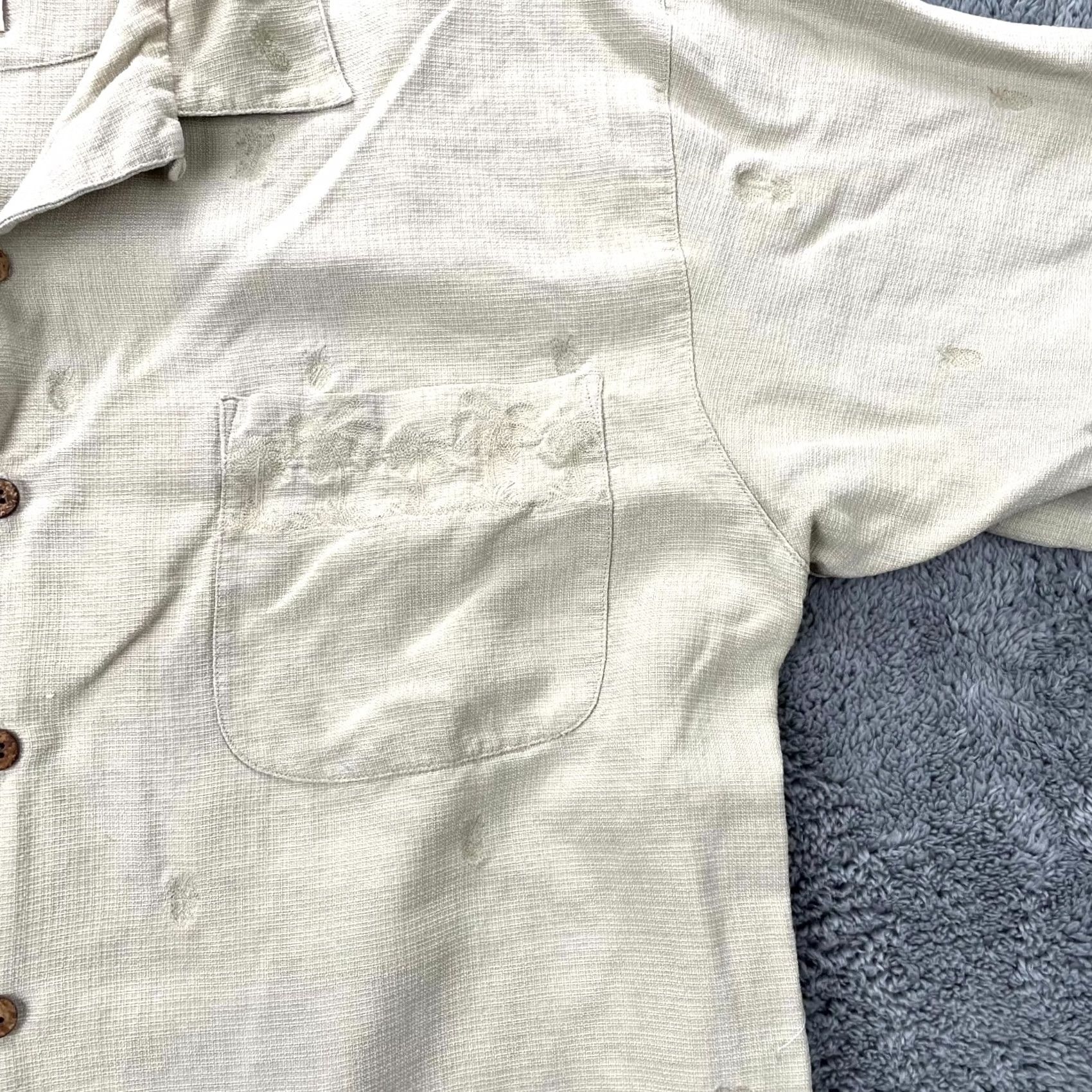 Tommy Bahama Tommy Bahama Shirt Mens Large Beige Silk Pineapple Hawaiian Resort Tropical Size US L / EU 52-54 / 3 - 2 Thumbnail