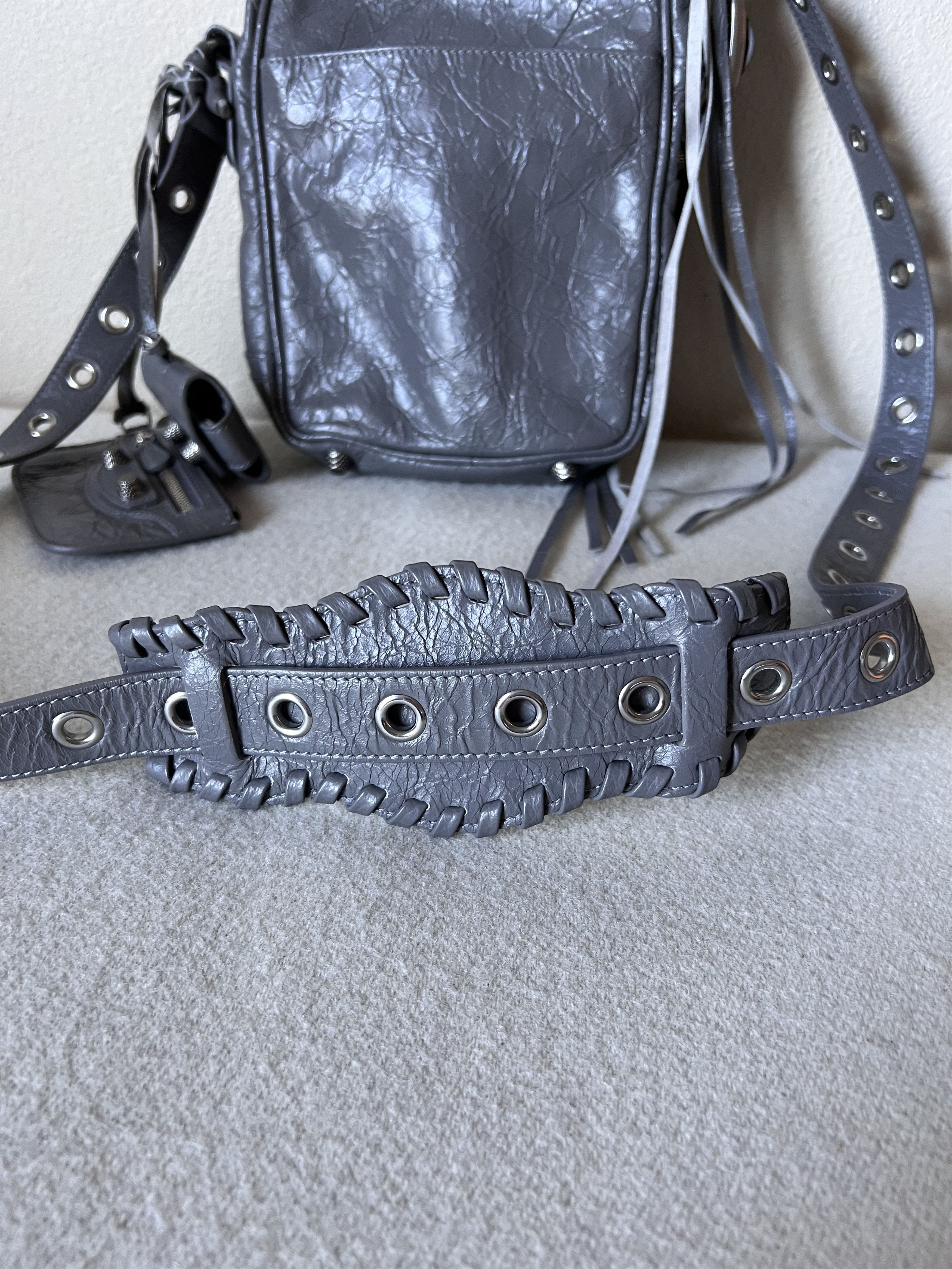 Balenciaga Balenciaga Le Cagole Crossbody Bag in Gray Size ONE SIZE - 7 Thumbnail