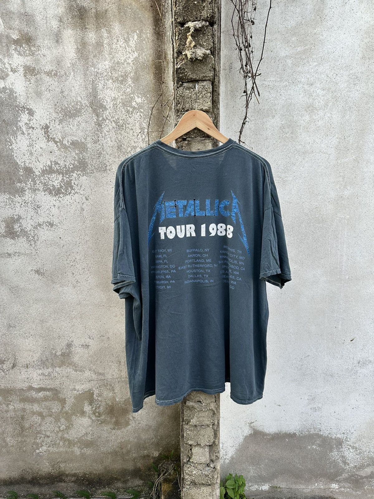 Band Tees Tour 80's Metallica Pushead Distressed XL Boxy Tees Size US XL / EU 56 / 4 - 2 Thumbnail