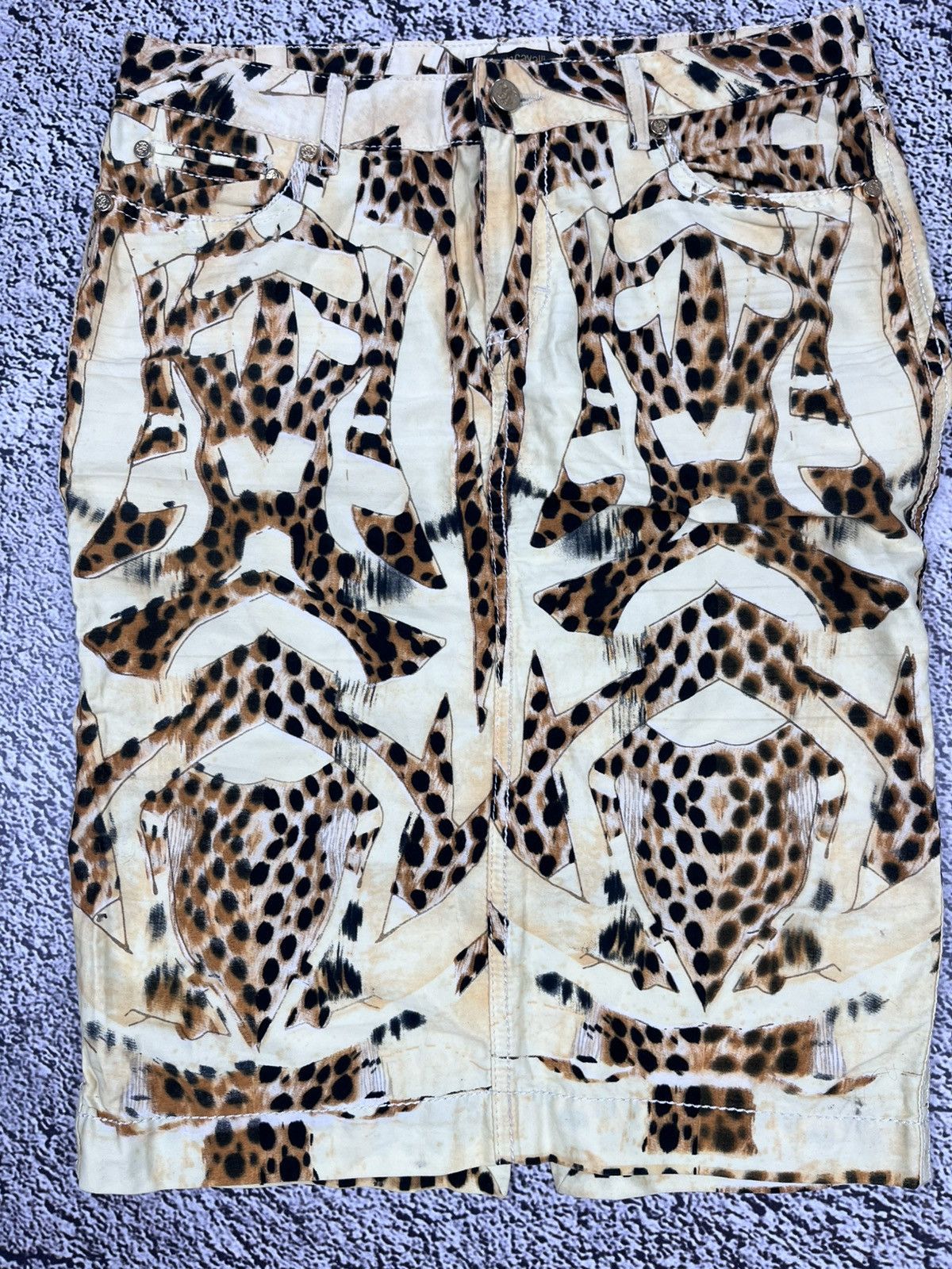 Roberto Cavalli Vintage Roberto Cavalli Leopard Print Skirt Size 28" / US 6 / IT 42 - 2 Thumbnail