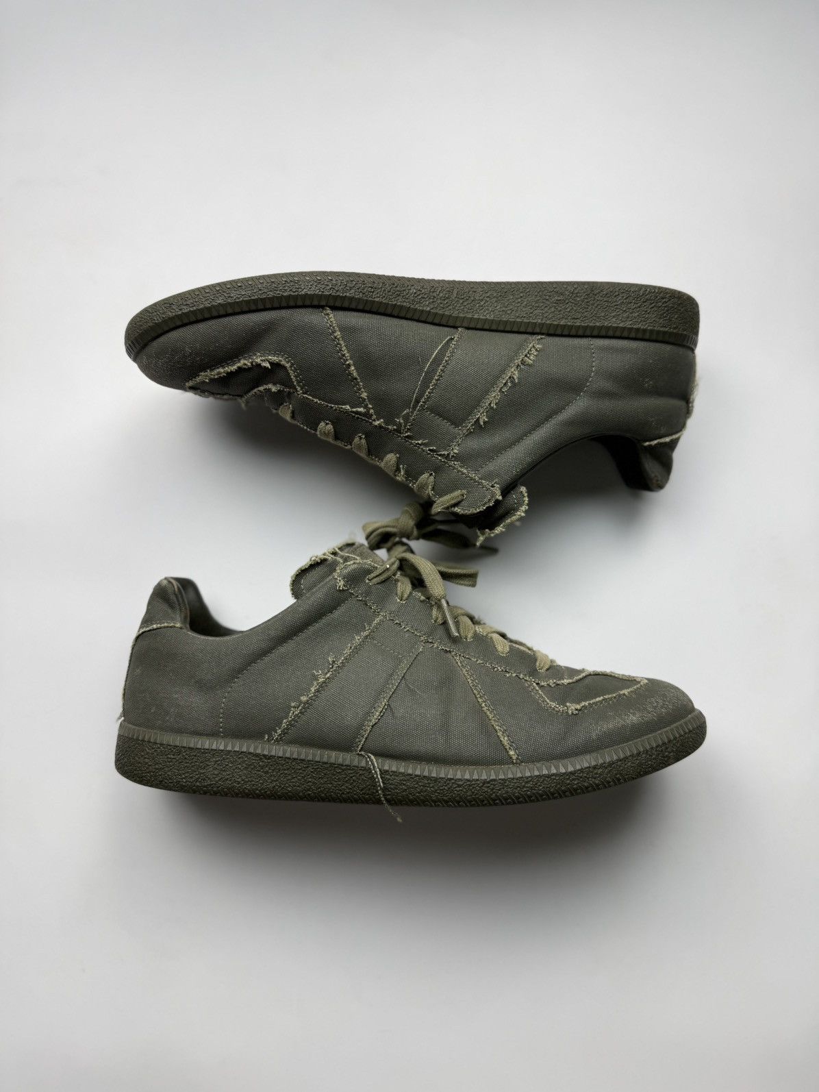 Maison Margiela Maison Margiela Gats Distressed Olive Green Size US 9 / EU 42 - 1 Thumbnail