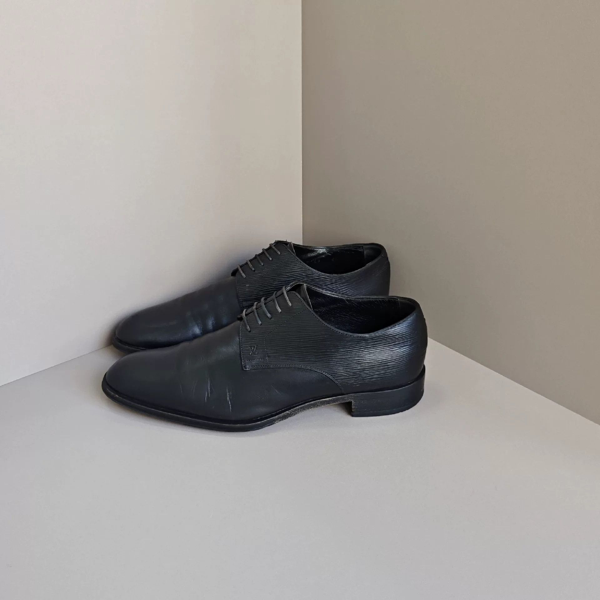 Louis Vuitton Louis Vuitton Retro Lowtop Sneakers 7 Men Size US 7 / EU 40 - 1 Thumbnail