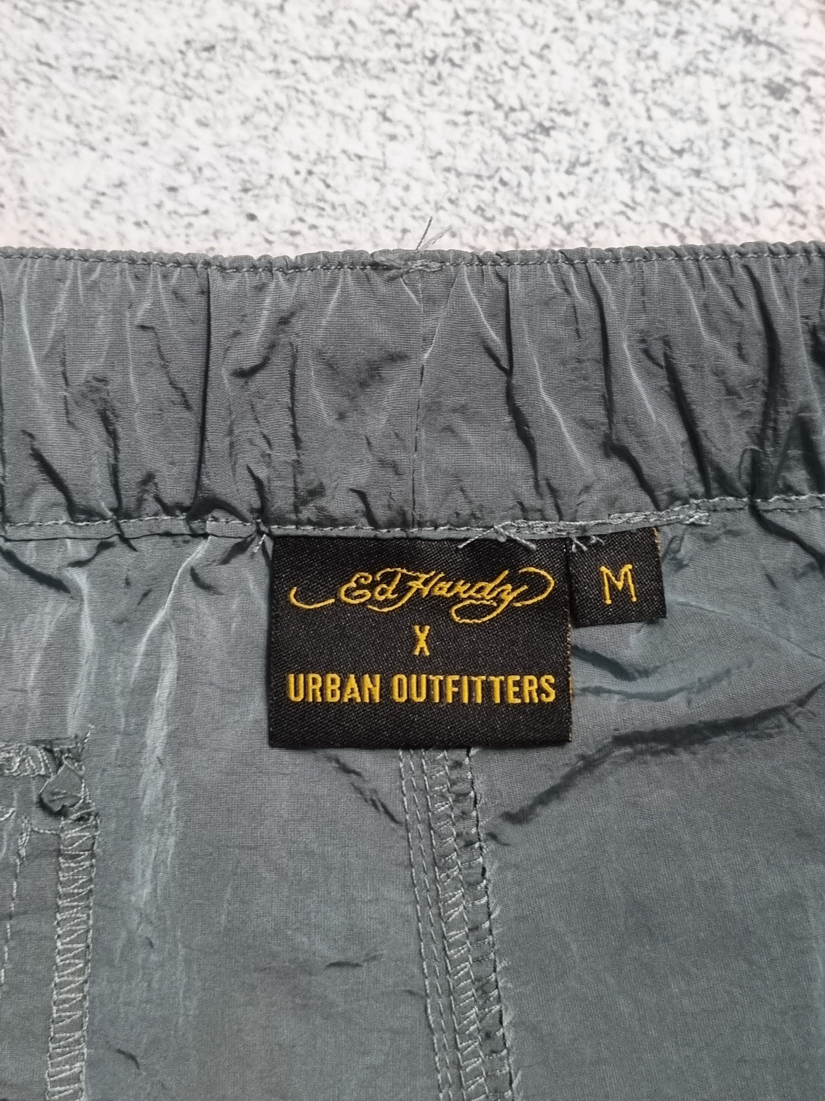 Ed Hardy Ed Hardy x Urban Outfitters Big Logo Metal Nylon Cargo Pants Size US 32 / EU 48 - 10 Thumbnail
