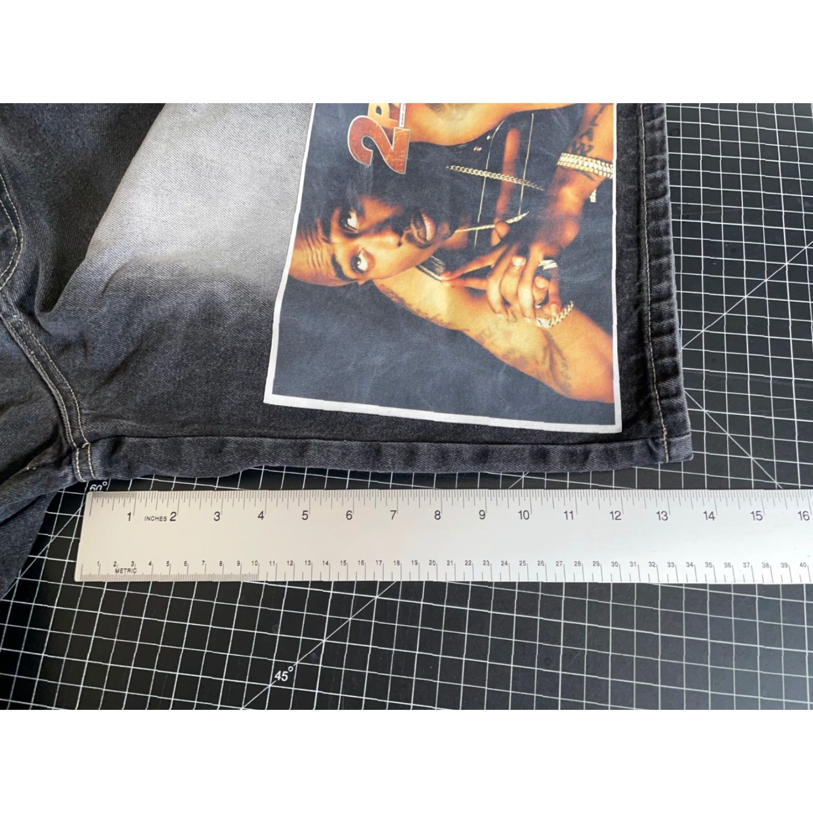 Denime VINTAGE Russo 2Pac Jeans Shorts Denim Hip Hop Retro 90s 5-Pocket 100% Cotton Black Adult Mens 36-38 Slim Baggy Fit 13 Inseam Size US 36 / EU 52 - 6 Thumbnail