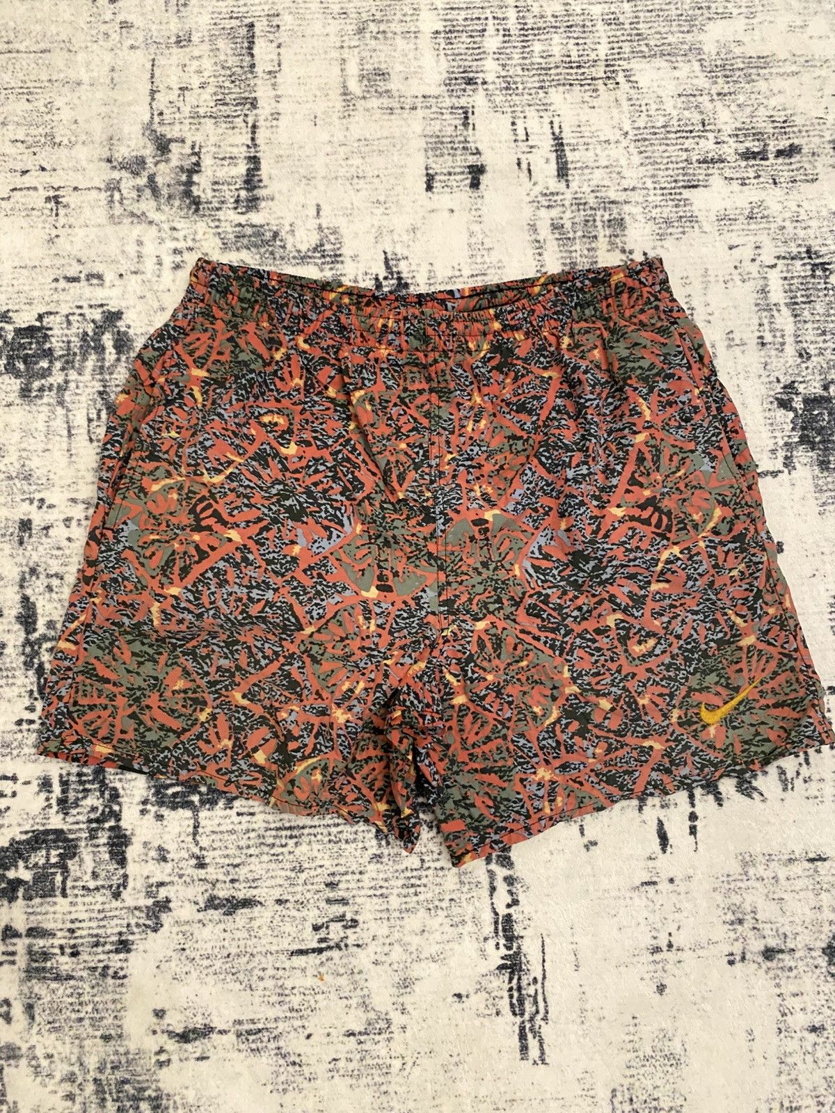 Nike × Vintage Nike Vintage 90s All Over Print Swim Shorts Chubbie Small Size US 31 - 1 Thumbnail