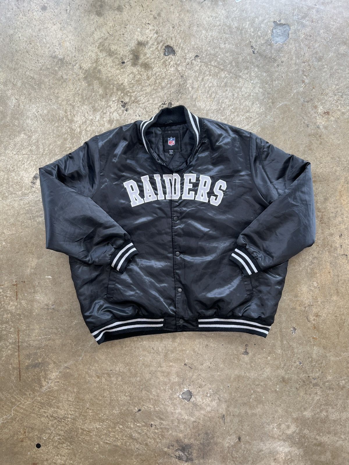 NFL Vintage NFL Raiders Bomber Jacket 4XL Size US XXL / EU 58 / 5 - 2 Thumbnail