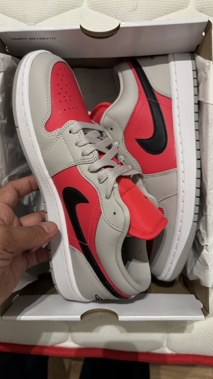 Jordan Brand WMNS AIR JORDAN 1 LOW Size US 9 / EU 42 - 1 Thumbnail