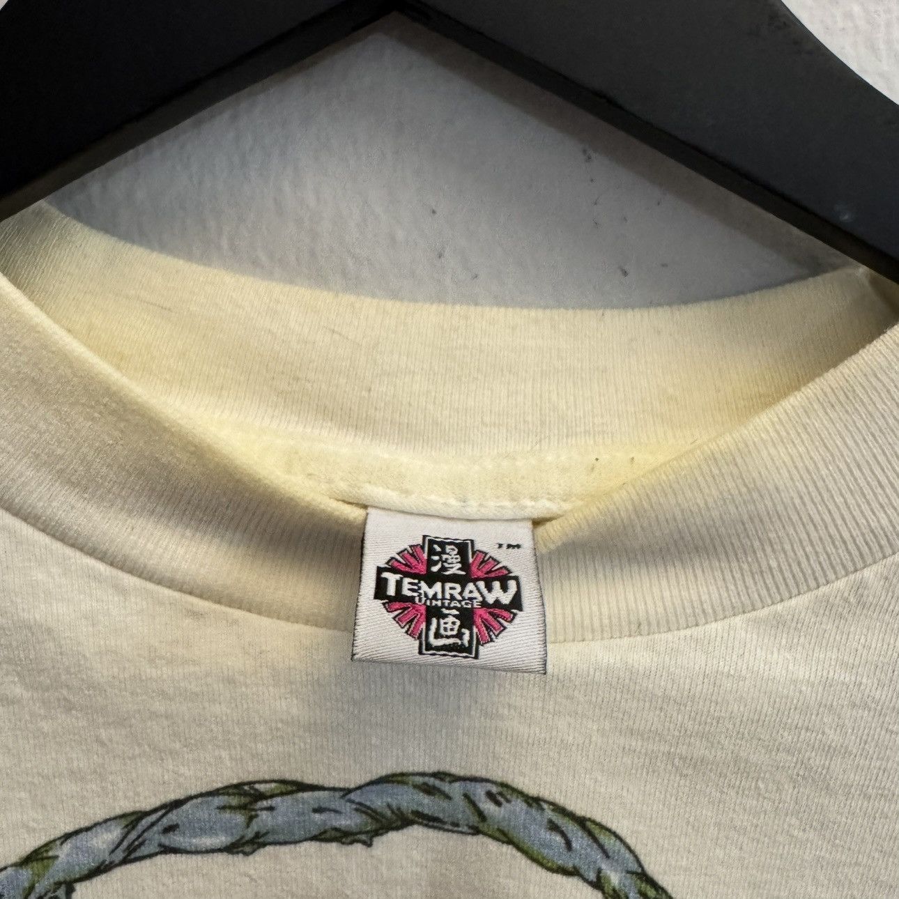 Anime Makima Chainsaw Man Denji Pochita Vintage Style Tee T-Shirt Size US L / EU 52-54 / 3 - 2 Thumbnail