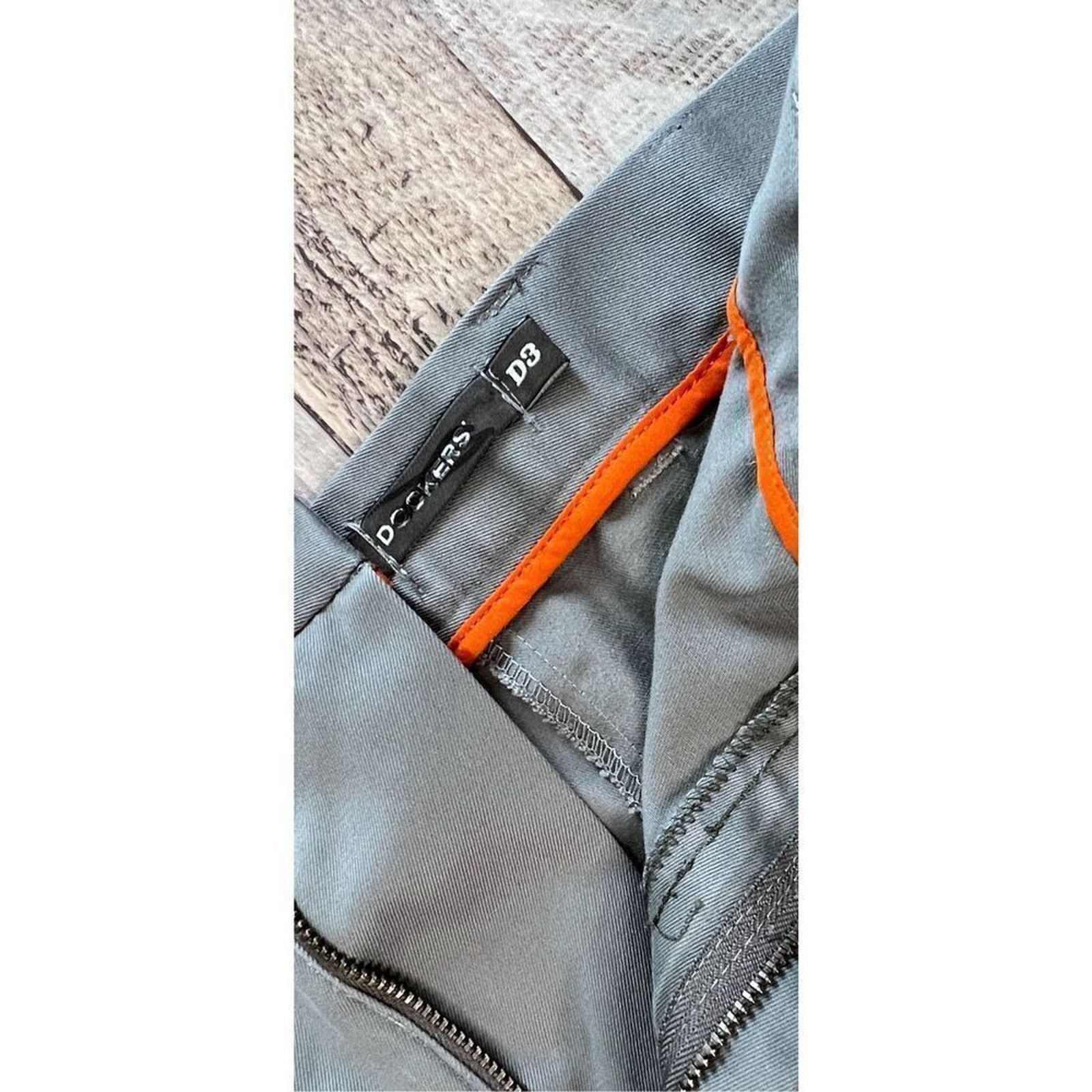 Dockers Dockers D3 Signature Khaki Gray Classic Fit Pant 38/28 Chino Size US 38 / EU 54 - 7 Thumbnail