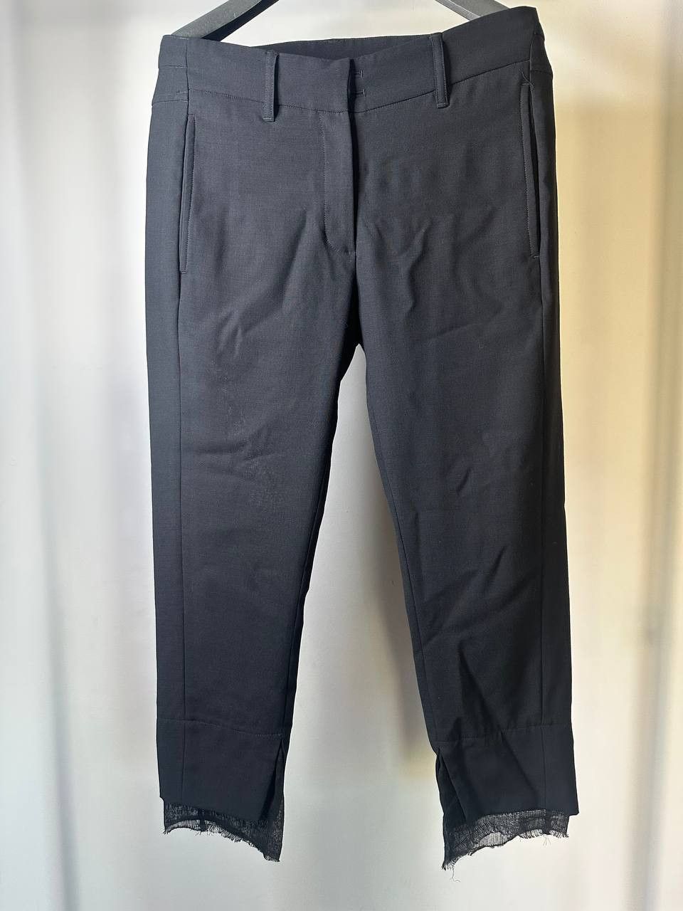Ann Demeulemeester Ann Demeulemeester Cropped Pants Size 27" / US 4 / IT 40 - 1 Thumbnail