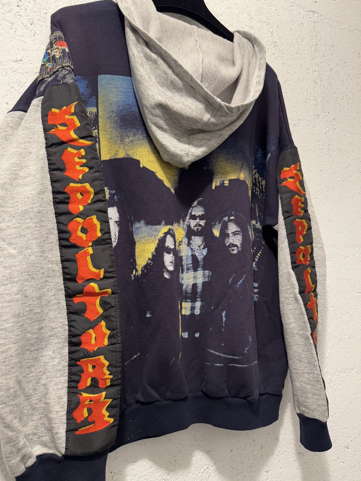 Band Tees *RARE* GRAIL 90s VTG SEPULTURA CHAOS A.D HOODIE Size US L / EU 52-54 / 3 - 7 Thumbnail