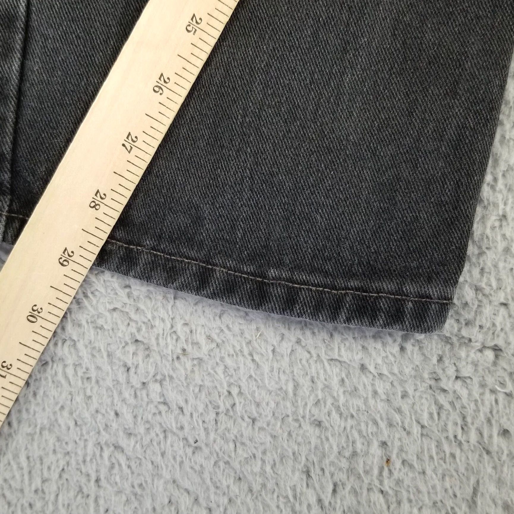 Levi's VINTAGE Levi's 505 Jeans Men 36X30 Dark Denim Black Relaxed Fit Canadian Made Size US 36 / EU 52 - 7 Thumbnail
