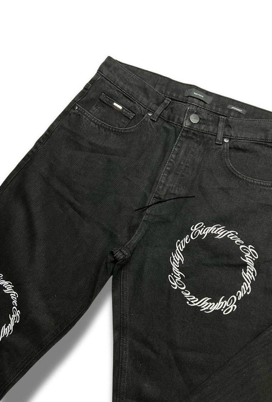 Designer EIGHTYFIVE ROUND LOGO PRINT JEANS BLACK WASHED Size US 32 / EU 48 - 4 Thumbnail