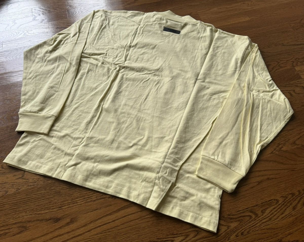 Essentials × FOG × Fear of God Small L/S T-Shirt Egg Shell Canary Tee Crewneck Pullover Size US S / EU 44-46 / 1 - 6 Thumbnail