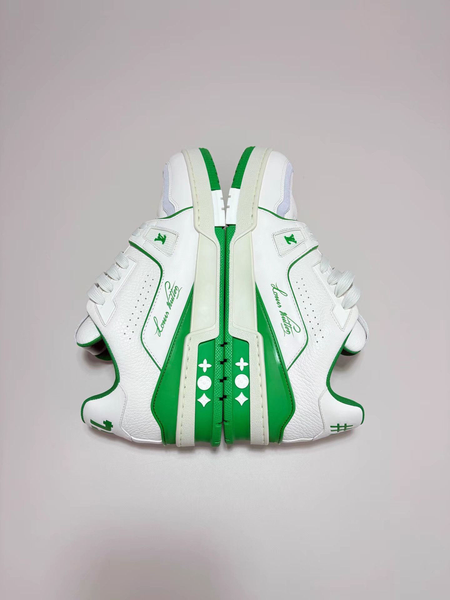 Louis Vuitton LOUIS VUITTON LV TRAINER White & Green Sneakers Size US 7 / EU 40 - 5 Thumbnail