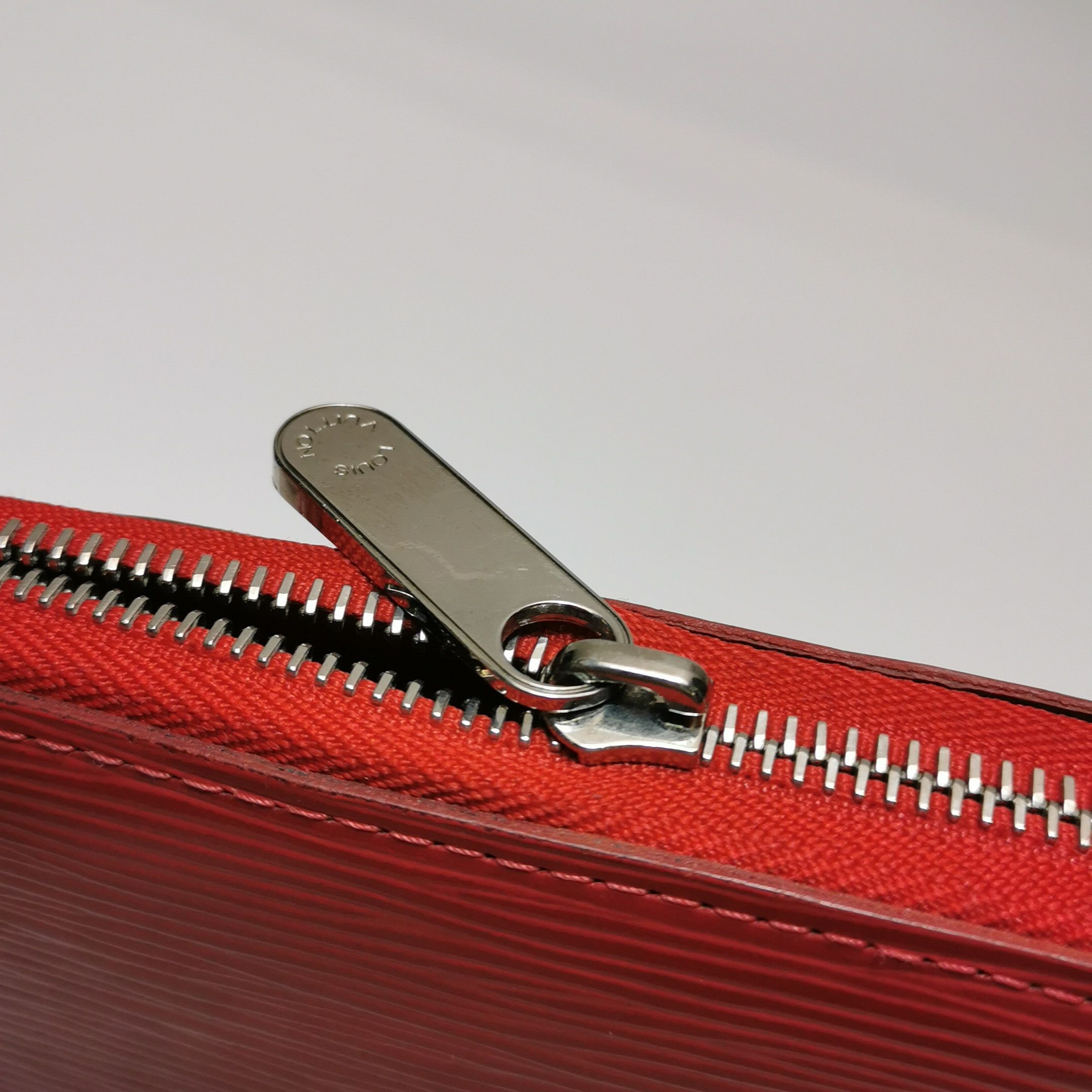Louis Vuitton Louis Vuitton (LV) Zippy cowhide ripple zip around wallet - Size ONE SIZE - 4 Thumbnail