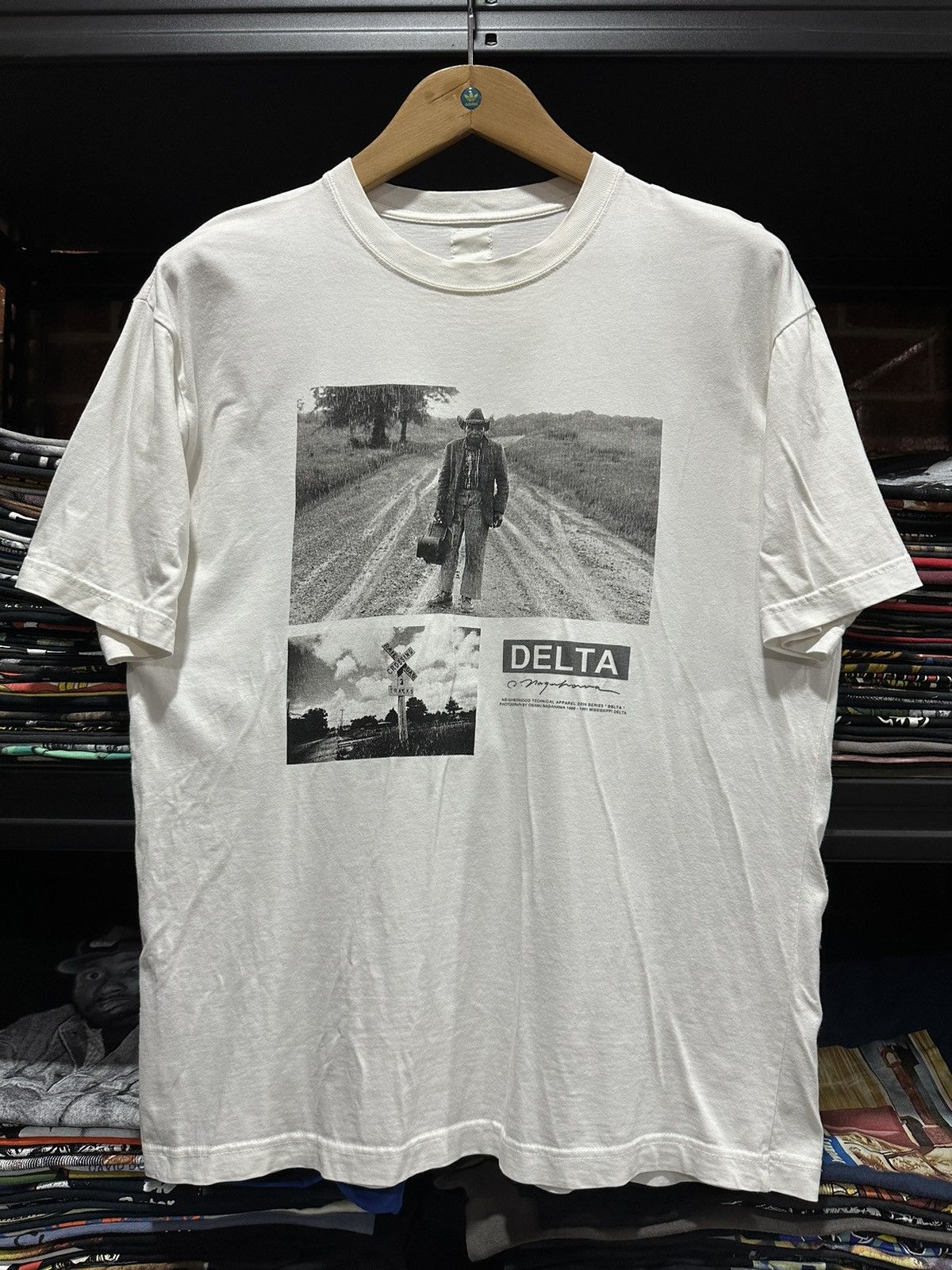 Neighborhood Vintage Neighbourhood Mississippi Delta Photo Tee Art Size US L / EU 52-54 / 3 - 1 Thumbnail