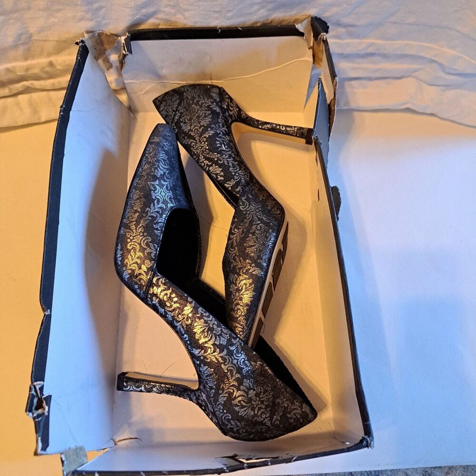 Donald Pliner Donald Pliner Pola Brocade Slip-On Metallic Heels 7.5M New! Size US 7.5 / IT 37.5 - 15 Thumbnail
