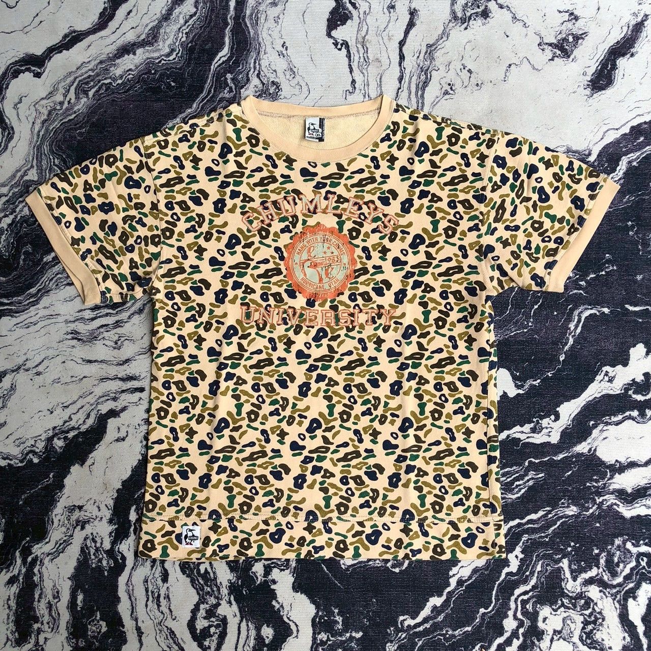Chums Vintage CHUMS Leopard All-Over Print Crewneck Sweatshirt Size US XL / EU 56 / 4 - 1 Thumbnail