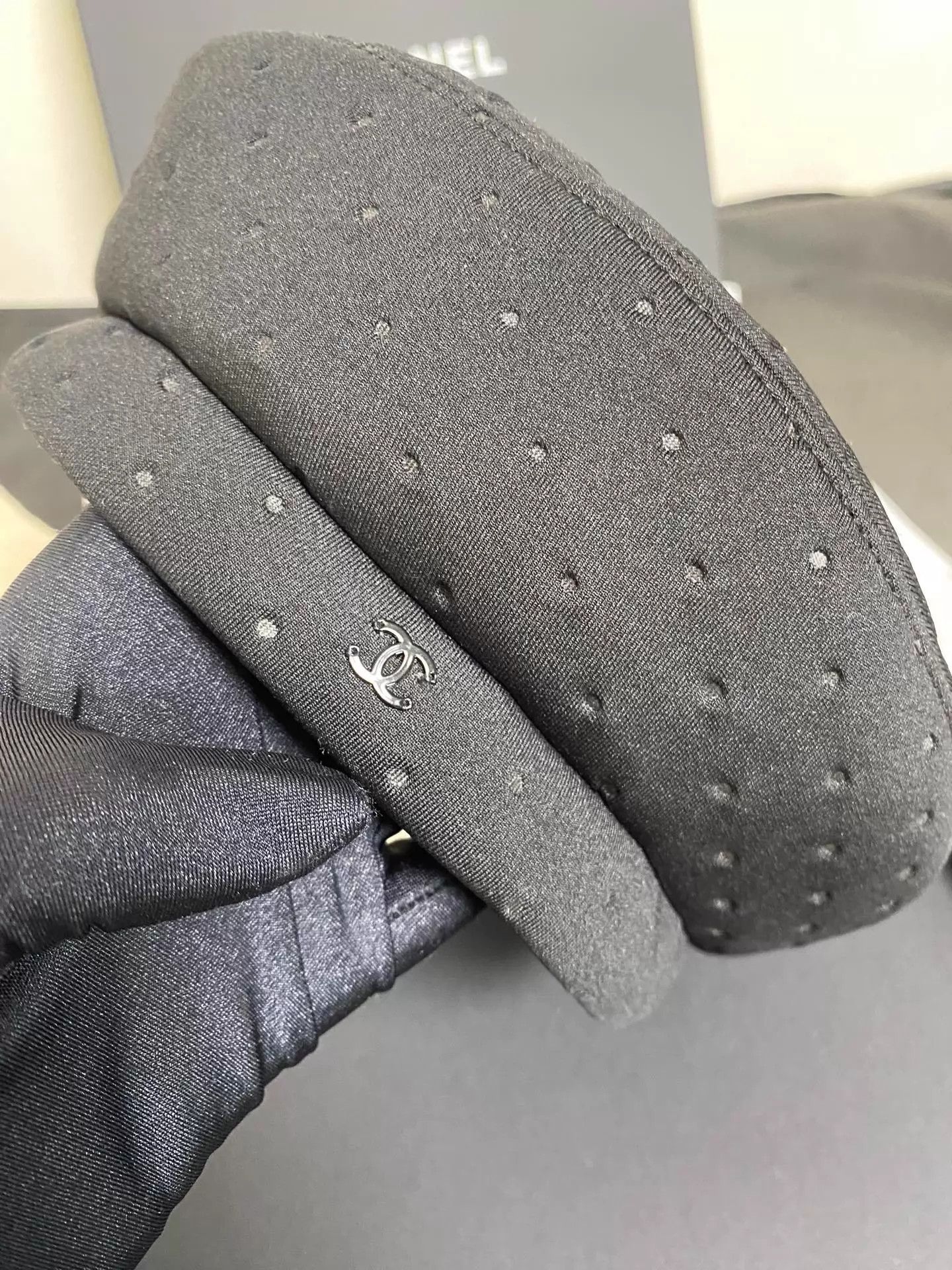 Chanel Chanel Black Polka Dot Mini Logo Beret M 97 New Size ONE SIZE - 2 Thumbnail