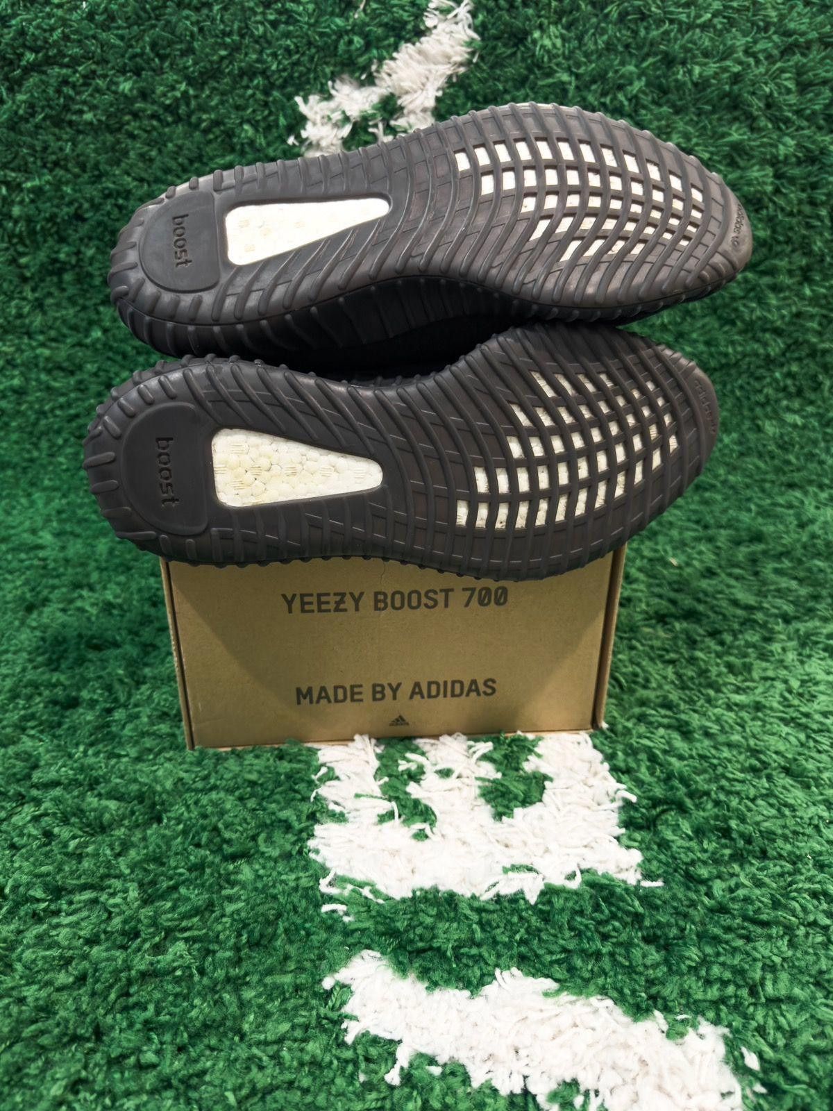 Adidas × Yeezy adidas Yeezy 350 V2 Bred Size US 12 / EU 45 - 8 Thumbnail