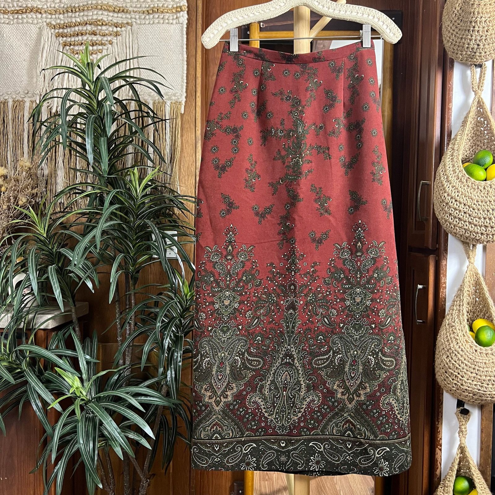 Vintage Y2K Boho Tapestry Midi Skirt 8 | VTG Witchcore Whimsigoth Size 26" / US 2 / IT 38 - 1 Thumbnail