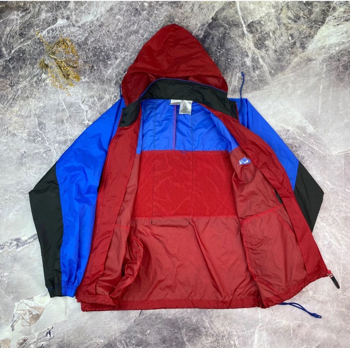 Nike Vintage Nike Windbreaker Lightweight Spring Jacket Red Size US M / EU 48-50 / 2 - 15 Thumbnail