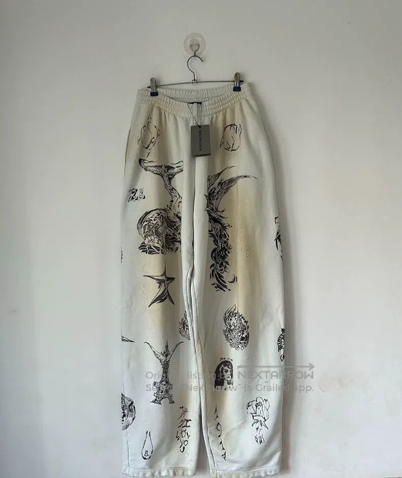 Balenciaga Balenciaga size XS Tattoo style dyed print pants Size US 27 - 1 Thumbnail
