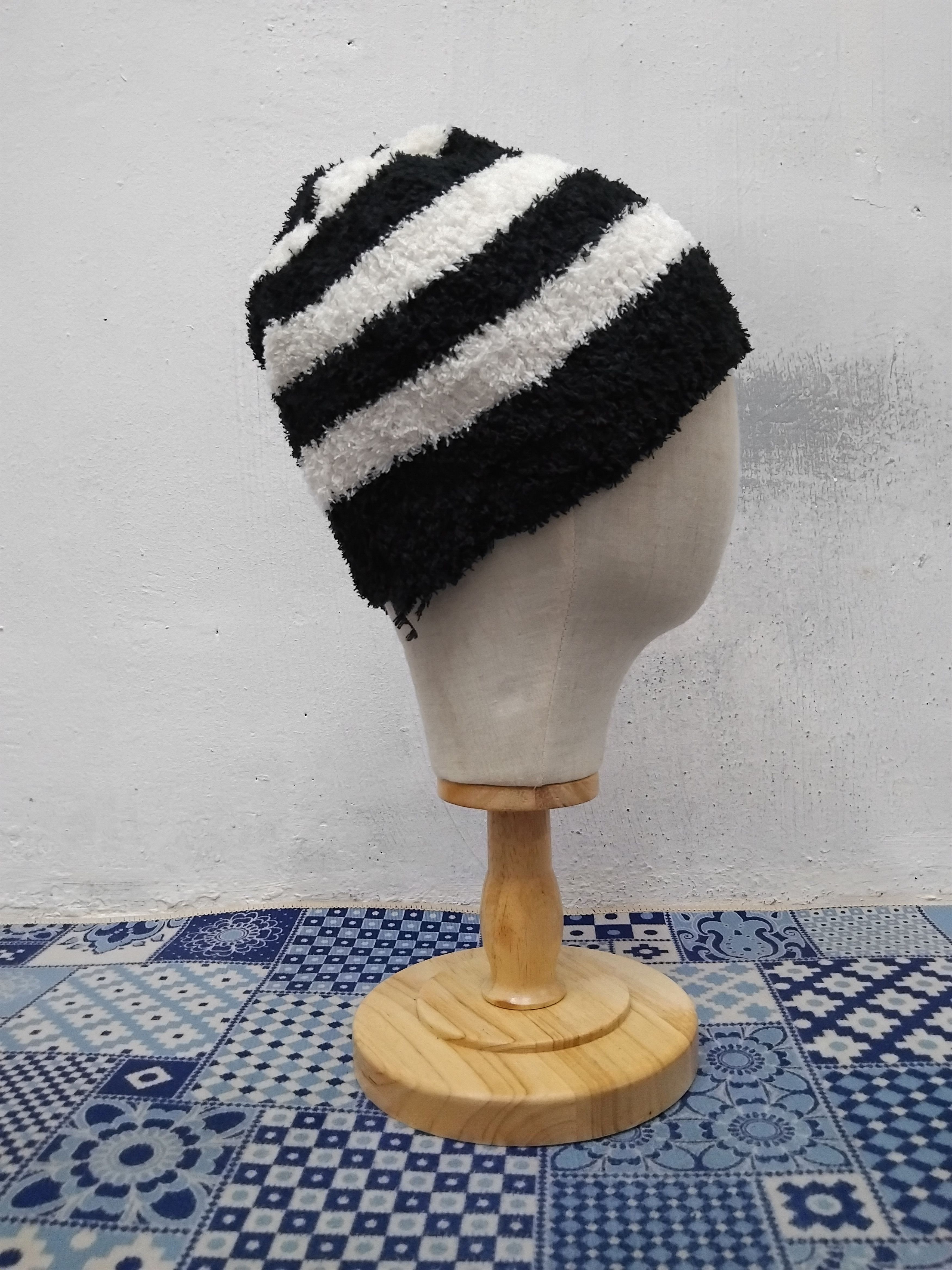 Japanese Brand 💥Stripe black and white gothic beanie hat Size ONE SIZE - 6 Thumbnail